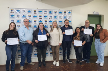 Prefeitura entrega certificados de curso de Dicção, Desinibição e Oratória