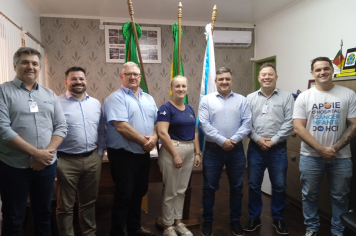 HCI visita Ajuricaba e anuncia ações do programa HCI Comunidade 
