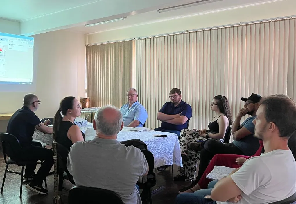 Projeto de energia solar para prédios públicos é apresentado 