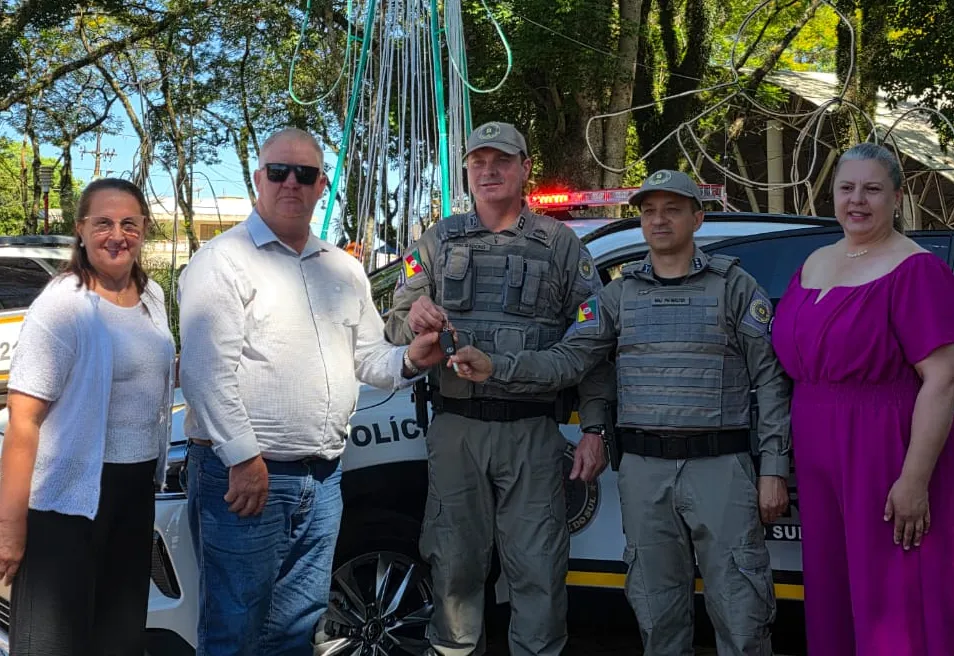 Brigada Militar recebe viatura semi blindada 