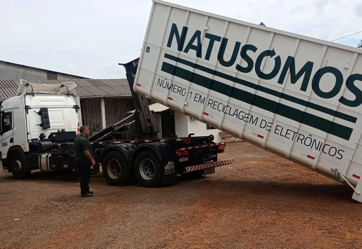 Empresa realiza recolhimento de lixo eletrônico 