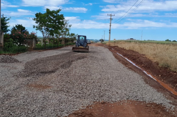 Iniciam obras de recuperação de estradas com recursos do Estado